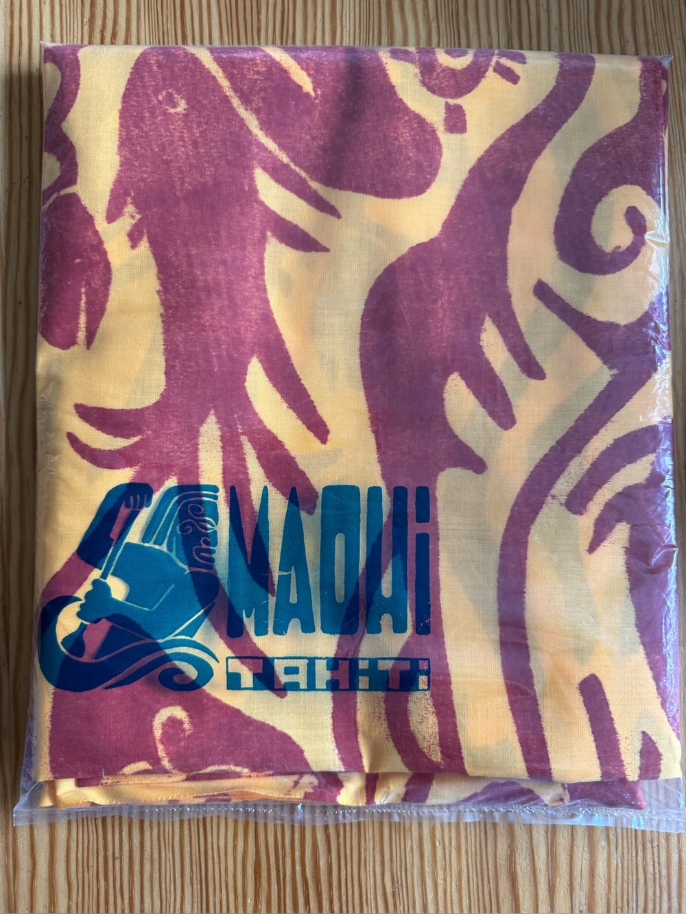 NEW Tahitian pareu (pareo) - with traditional print in brown and gold